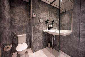 Koupelna v ubytování Flonk Hotel Groningen Zuid, BW Signature Collection