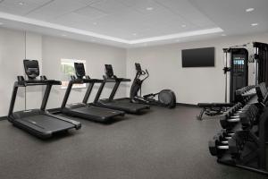 Spordikeskus ja/või sportimisvõimalused majutusasutuses Home2 Suites By Hilton Poughkeepsie