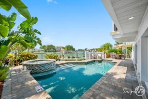 Hồ bơi trong/gần 8BR w Heated Pool Waterview - Close to Beach
