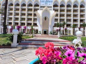 Amir Palace外面的花园