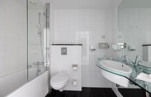 Bilik mandi di Copenhagen Island Hotel