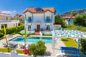 Bazén v ubytování Villa Blue Island nebo v jeho okolí