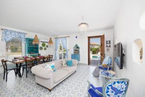 Posezení v ubytování Villa Blue Island