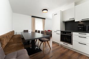 Kuchyňa alebo kuchynka v ubytovaní A CASA Opal Appartements
