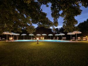 The swimming pool at or close to La Locanda dei Golosi Még 37 kép