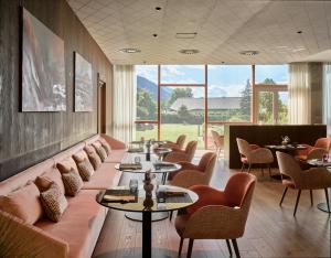 A seating area at Falkensteiner Hotel & Spa Carinzia Superior