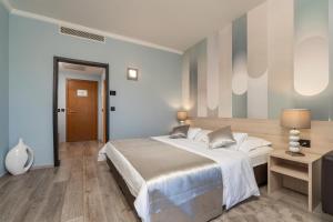 Voodi või voodid majutusasutuse Berkeley Hotel toas