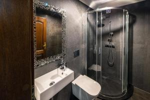 SAFARI HOUSE - Wisła tesisinde bir banyo
