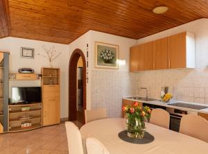 Kuchnia lub aneks kuchenny w obiekcie Villa Source with Private Pool