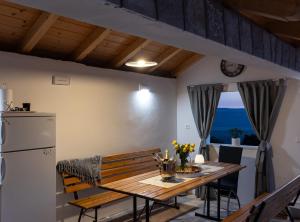 Kuchnia lub aneks kuchenny w obiekcie Villa Source with Private Pool