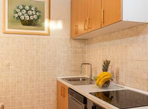 Kuchnia lub aneks kuchenny w obiekcie Villa Source with Private Pool
