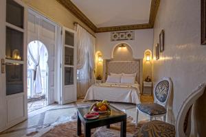 Postel nebo postele na pokoji v ubytování RIAD DREAMS + 37 fotografií