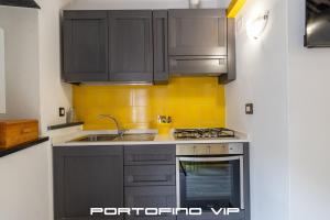 Kuchyň nebo kuchyňský kout v ubytování Limoni by PortofinoVip