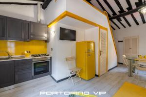 Kuchyň nebo kuchyňský kout v ubytování Limoni by PortofinoVip