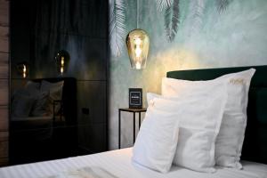 Łóżko lub łóżka w pokoju w obiekcie Villa Skyfall ZadarVillas