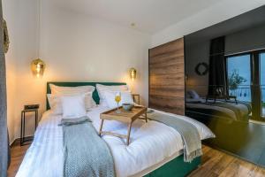 Łóżko lub łóżka w pokoju w obiekcie Villa Skyfall ZadarVillas