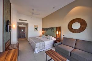 Voodi või voodid majutusasutuse Riu Turquoise - All Inclusive toas