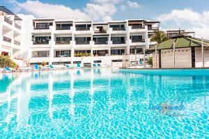 Bazén v ubytování Casita Luna VV Playa Bastian nebo v jeho okolí