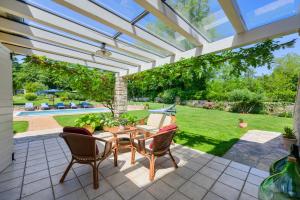 Vonkajšia záhrada v ubytovaní Villa Lipa
