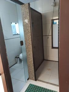 Bilik mandi di Pousada Flora Bamboo +77 gambar
