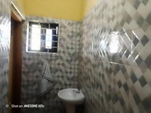 Ванная комната в Greenwood Home, Volta Region +40 фотографий