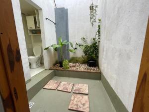 Bilik mandi di Downtown w 2 suites w AC