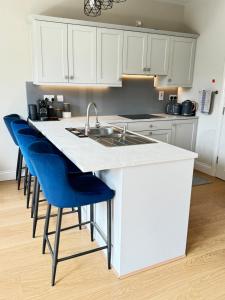 Cucina o angolo cottura di The Hive - Luxury Ensuite Room - Full Privacy as only room on the top floor!