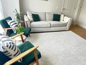 Area soggiorno di The Hive - Luxury Ensuite Room - Full Privacy as only room on the top floor!