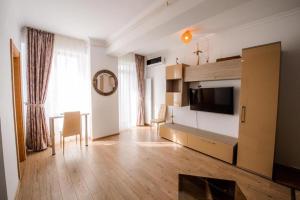 Μια τηλεόραση ή/και κέντρο ψυχαγωγίας στο Solid Residence Mamaia