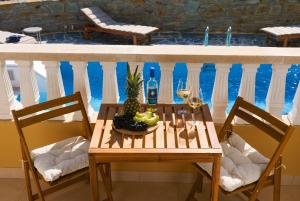 Μπαλκόνι ή βεράντα στο POSEIDON Villas Agia Pelagia-Private swimming pool and sea view