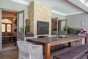 Χώρος καθιστικού στο Luxury Five Bed House in the Heart of Franschhoek