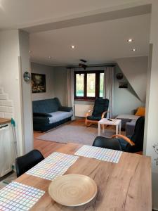 Posedenie v ubytovaní Apartament Rojka