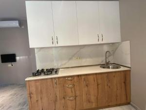 Dapur atau dapur kecil di nira hotel