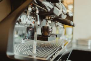 Garni Hotel Biser的咖啡和沏茶工具
