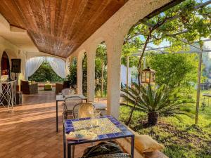 A garden outside Villa Oidor - Cilento