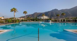 Bazén v ubytování Akti Palace Hotel nebo v jeho okolí