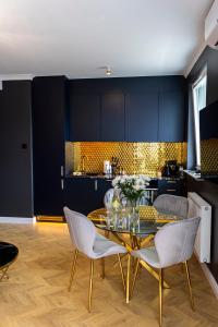 Billede fra billedgalleriet på Aparti GoldNBlack Studio GALAXY i Stettin