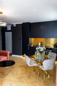 Billede fra billedgalleriet på Aparti GoldNBlack Studio GALAXY i Stettin