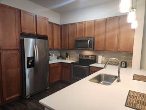 Gallery image of Elite Downtown Poolside Oasis in Houston