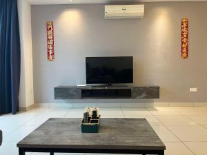 Fotografija u galeriji objekta Tanjung Tokong Luxury SEAVIEW bathtub condo 2 rooms 6 pax near Straits Quay Marina Mall 丹绒道光 豪华海景 双房浴缸 高级公寓 u gradu Tanjong Tokong