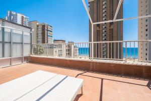 Ein Balkon oder eine Terrasse in der Unterkunft Penthouse El Pato 872 Levante Beach