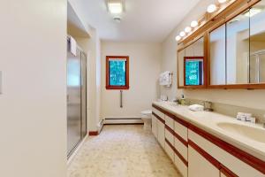 Bilik mandi di Thompson Lake Estate +28 gambar