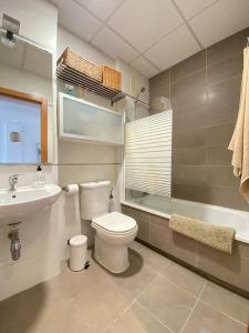 Ένα μπάνιο στο Apartamento Mati, Terraza 55 m2