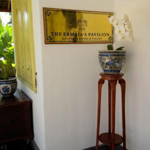 
Sertifikat, penghargaan, tanda, atau dokumen yang dipajang di THE ERMAJA'S PAVILION Boutique Hotel & Villas
