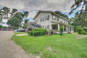 Zahrada ubytování Pet-Friendly Picayune Tiny Home about 4 Mi to Downtown