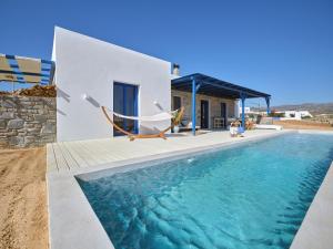 Πισίνα στο ή κοντά στο Blue & Green in luxury