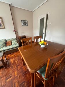 Posezení v ubytování APARTAMENTO EN LLANES con plaza de garaje cubierta
