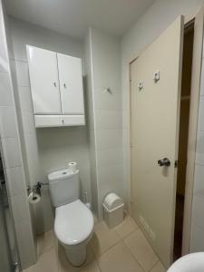 Koupelna v ubytování APARTAMENTO EN LLANES con plaza de garaje cubierta