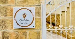Sijil, anugerah, tanda atau dokumen lain yang dipamerkan di San Pawl bnb farmhouse CALYPSO