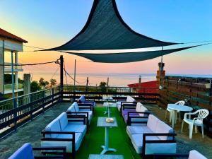 Βραδινή ψυχαγωγία για τους επισκέπτες του Seaside Apartments & Rooms Kampouri